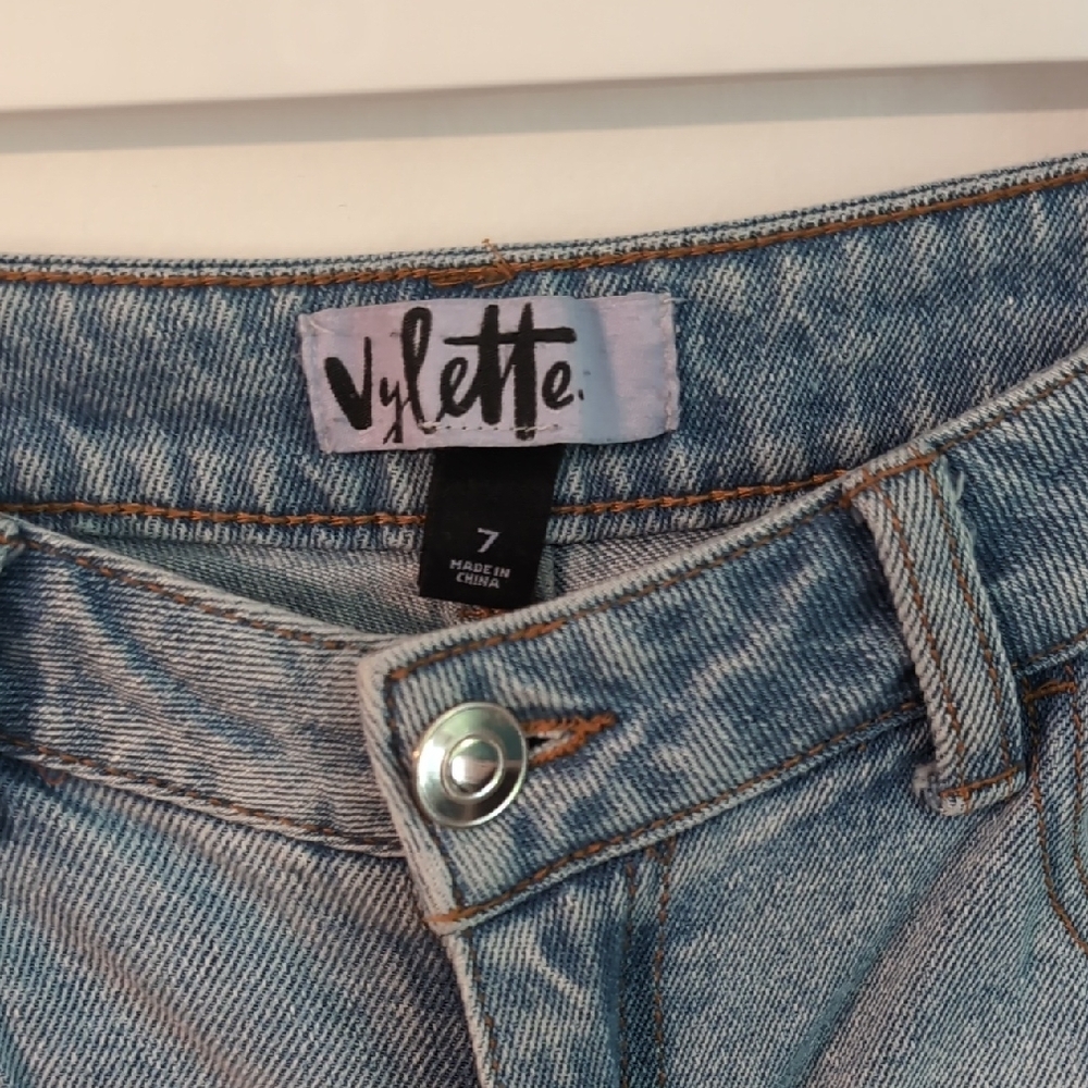 Women's Distressed Blue Jeans - Picture 3 of 5